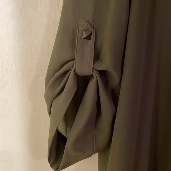 Torrid olive green blouse - Picture 2 of 6